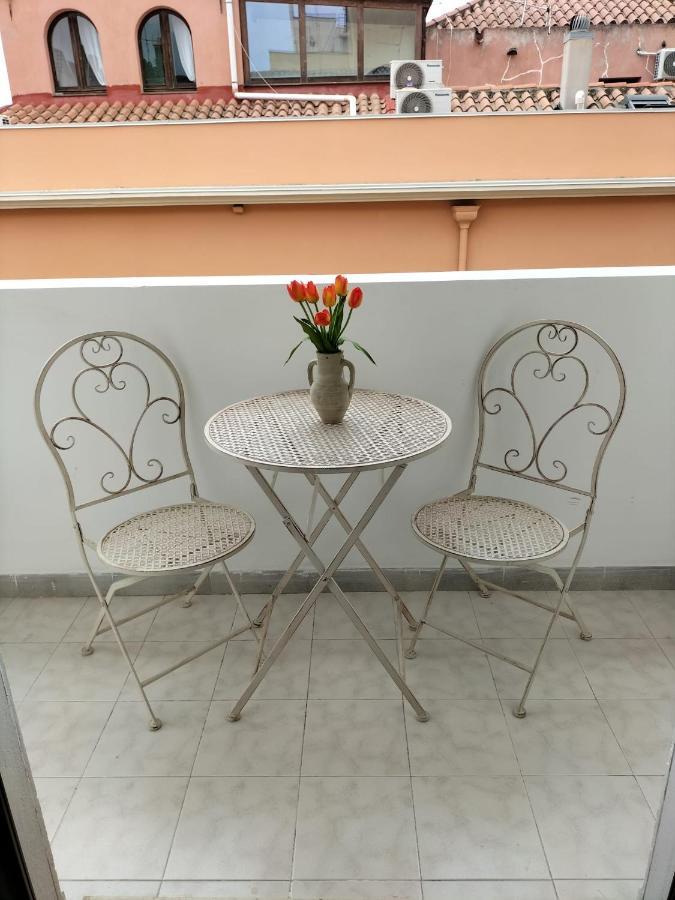 Rosa'S Apartment With Terrace Cagliari Extérieur photo