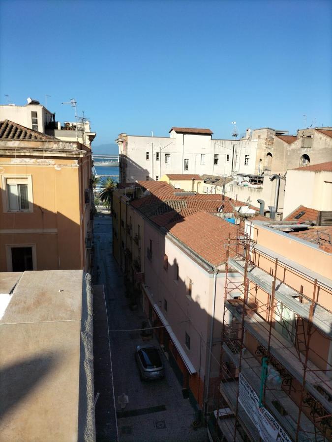 Rosa'S Apartment With Terrace Cagliari Extérieur photo