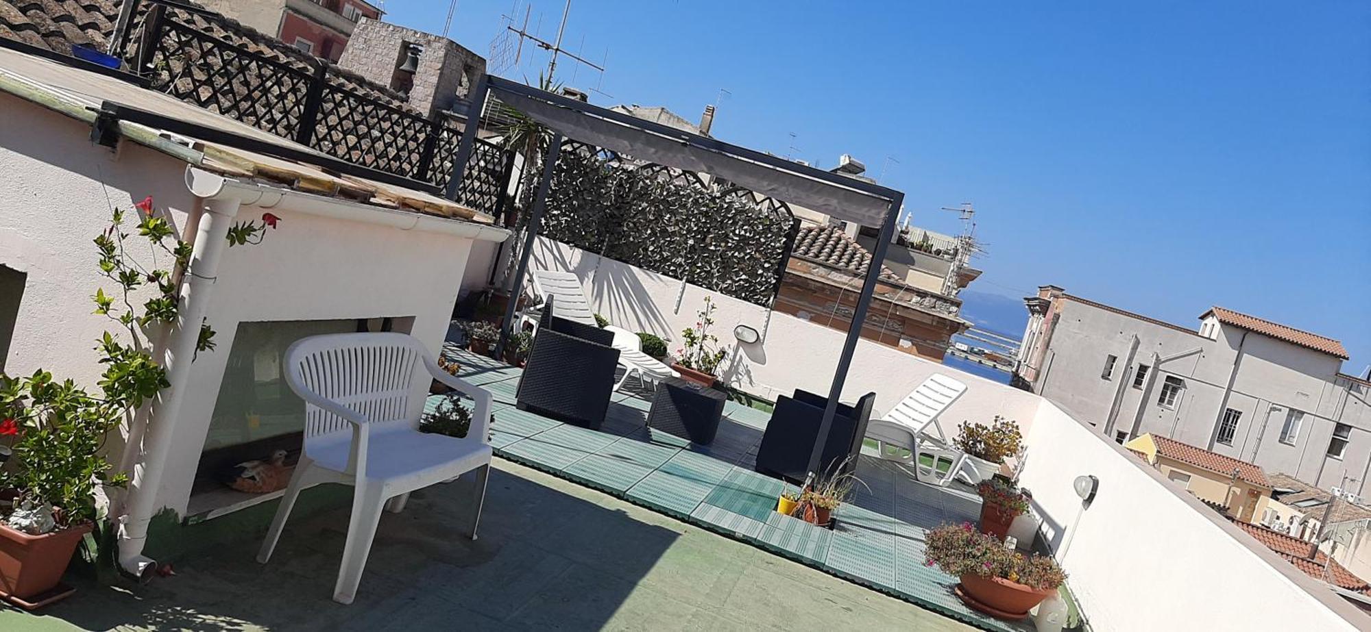 Rosa'S Apartment With Terrace Cagliari Extérieur photo