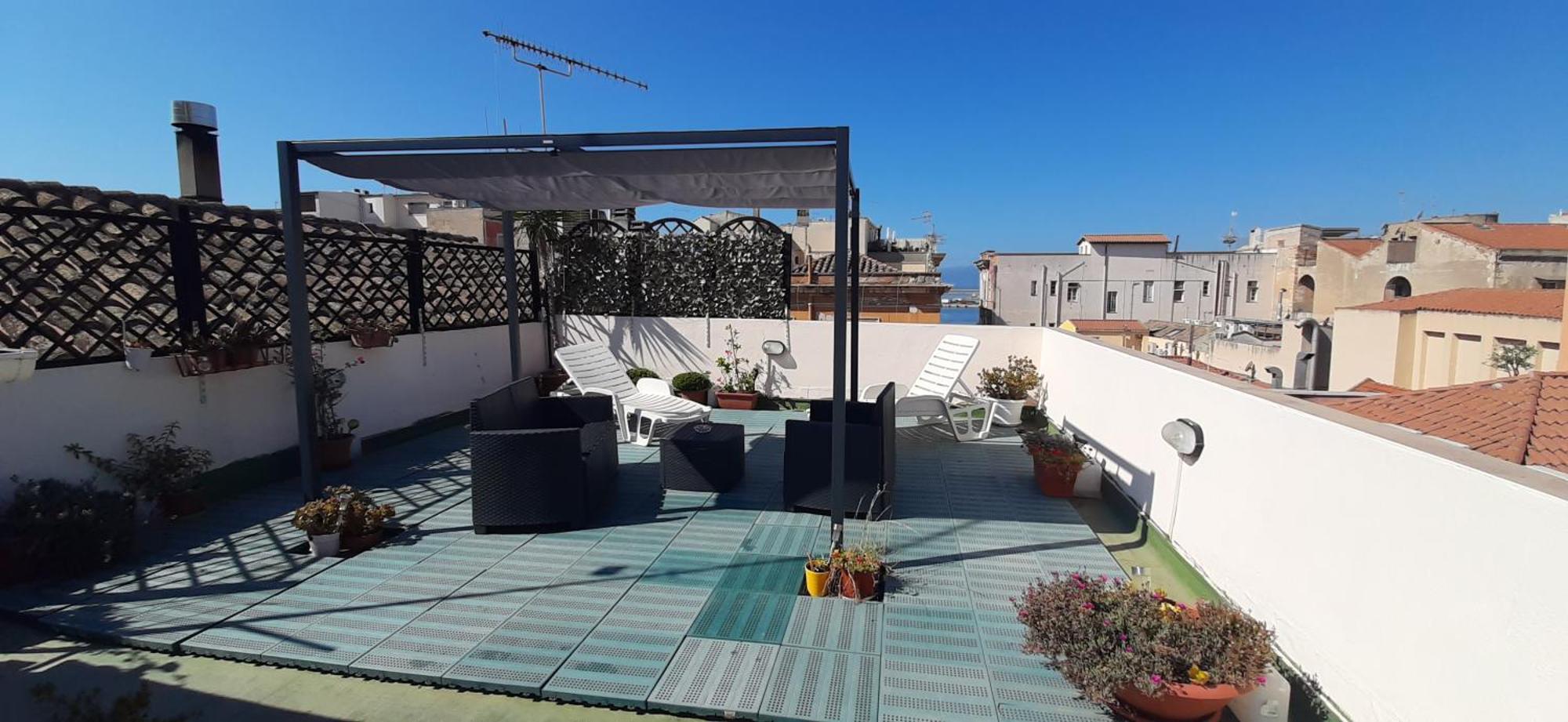 Rosa'S Apartment With Terrace Cagliari Extérieur photo