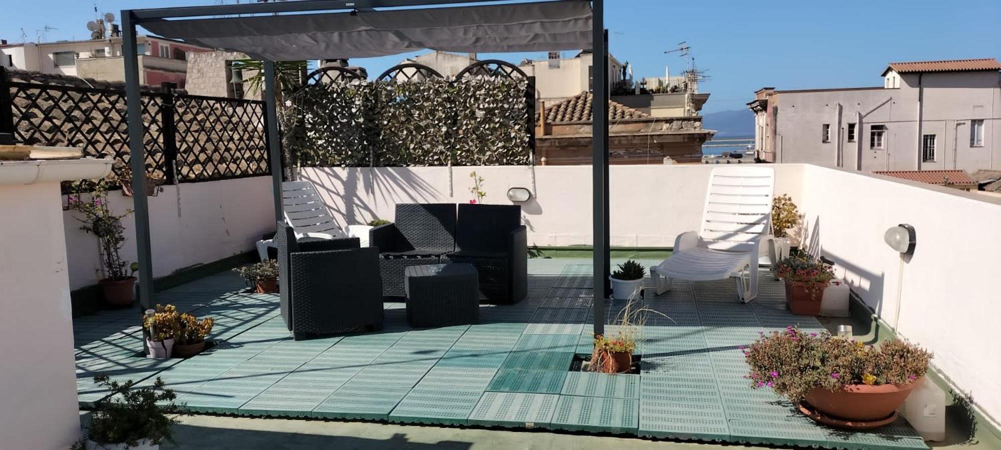 Rosa'S Apartment With Terrace Cagliari Extérieur photo